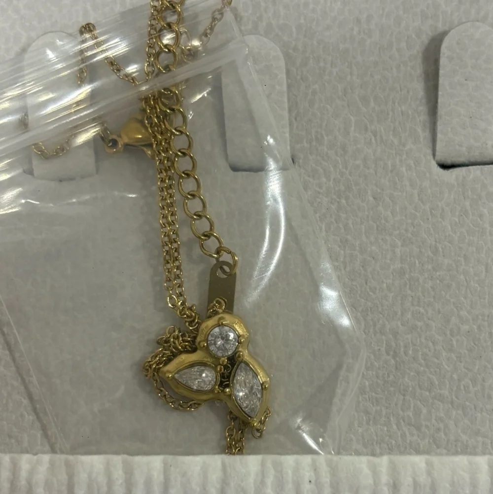 Nwt Non Tarnish Necklace - Picture 2 of 3